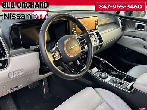 Used 2023 Kia Sorento SX Prestige image 18