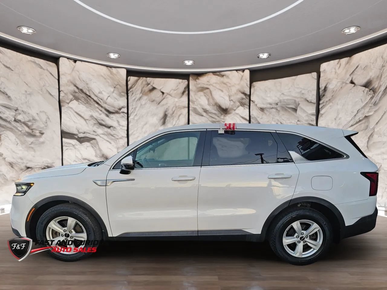 Used 2023 Kia Sorento LX FWD image 5