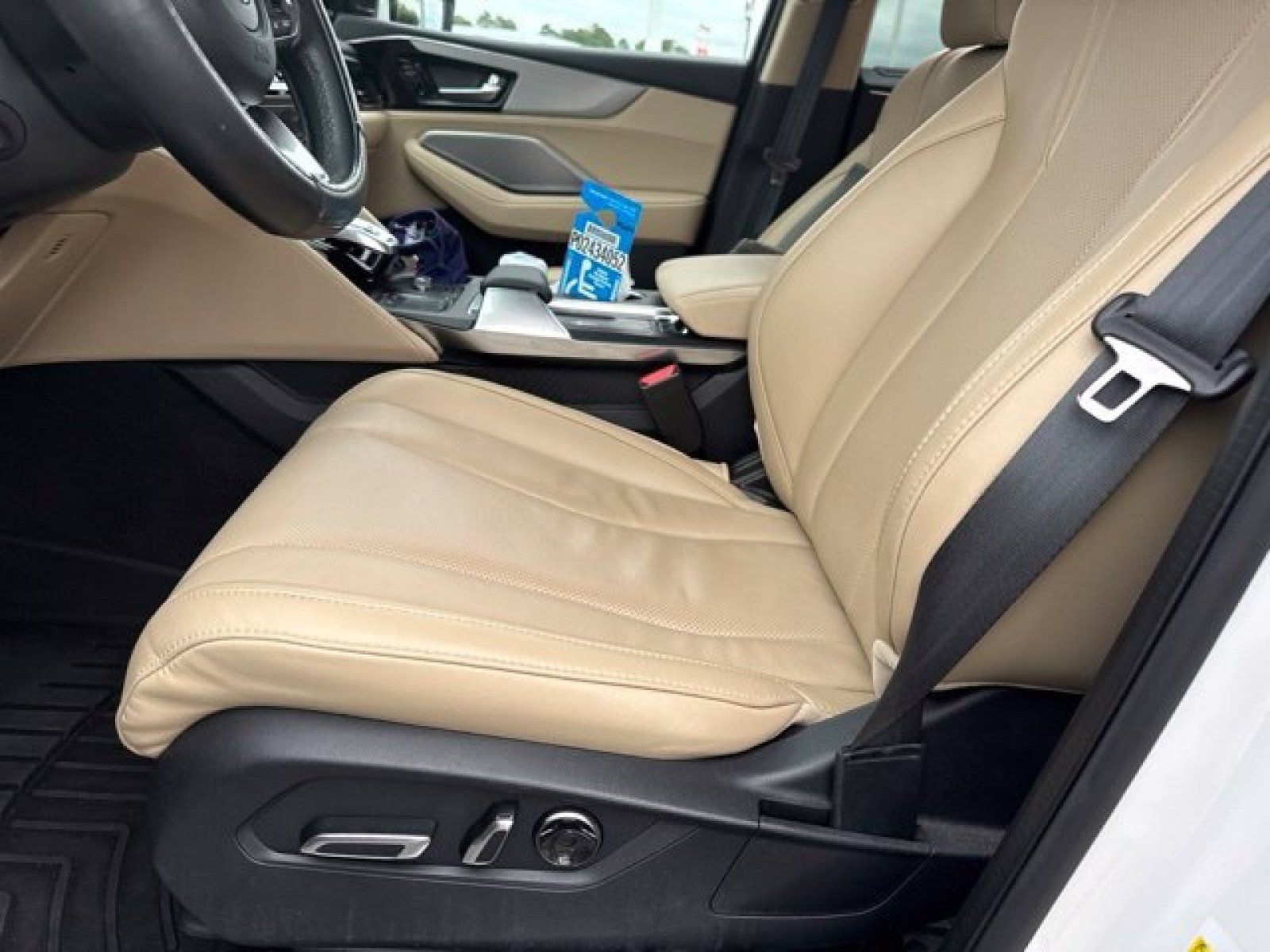 Used 2024 Acura MDX w/ Technology Package FWD image 4