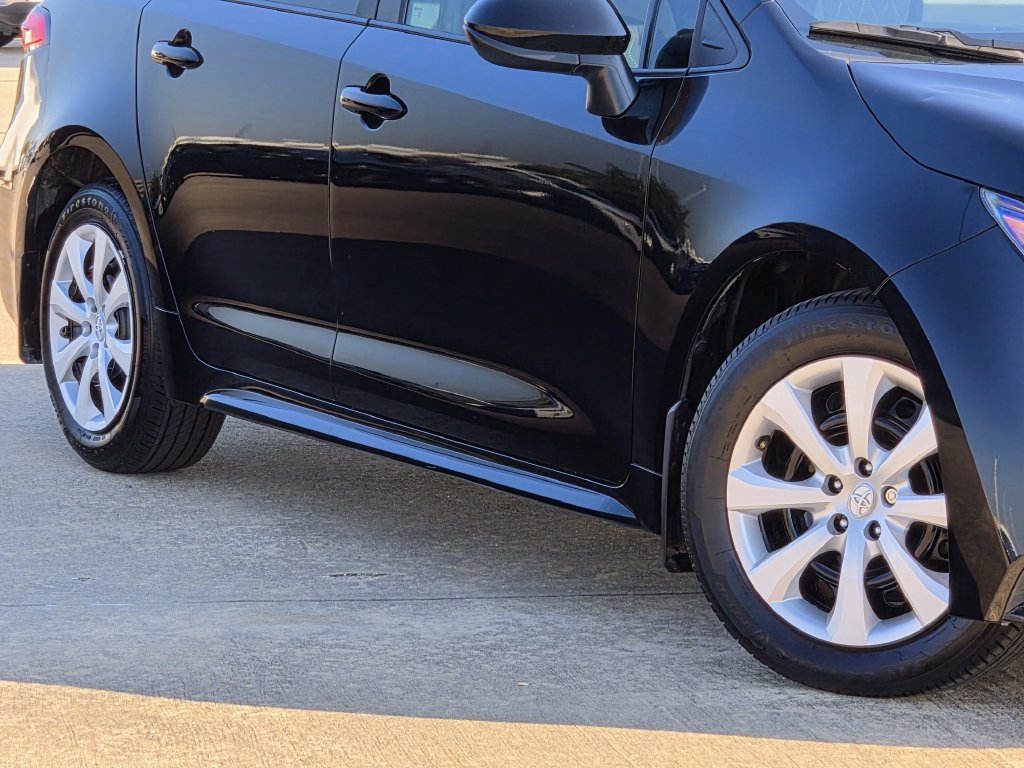 Used 2026 Toyota Corolla LE FWD image 12