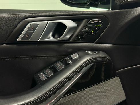 Used 2020 BMW X7 xDrive40i w/ Premium Package image 11