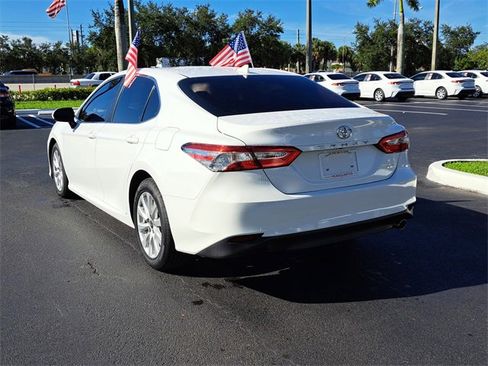 Used 2020 Toyota Camry LE image 7