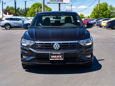 Used 2019 Volkswagen Jetta R-Line FWD image 3