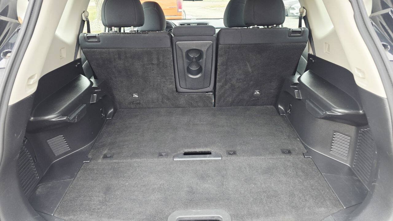 Used 2017 Nissan Rogue S FWD image 12