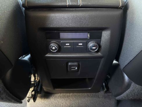 Used 2019 Chevrolet Traverse LT w/ LPO, Floor Liner Package FWD image 31