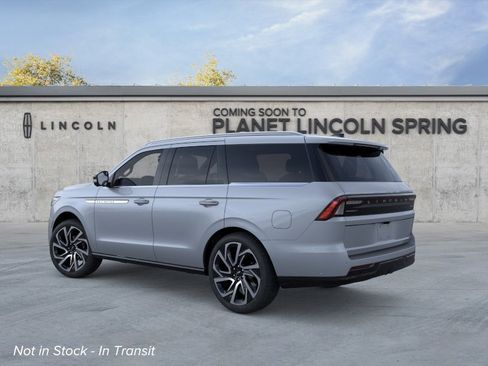 New 2026 Lincoln Navigator Reserve AWD/4WD image 4
