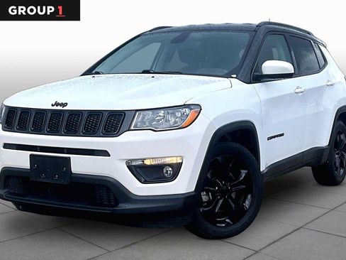 Used 2021 Jeep Compass Latitude FWD image 1