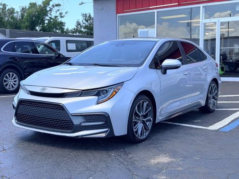 Used 2021 Toyota Corolla SE FWD image 3