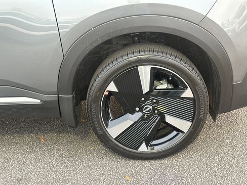 New 2026 Nissan Kicks SR image 12