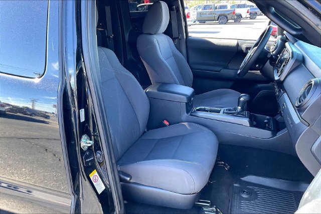 Used 2019 Toyota Tacoma TRD Sport w/ Technology Package AWD/4WD image 7
