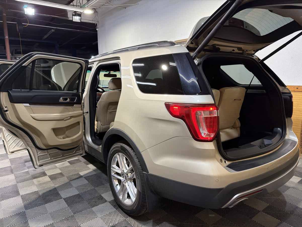 Used 2017 Ford Explorer Limited FWD image 14