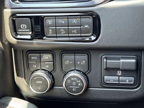 New 2026 GMC Yukon XL AT4 w/ AT4 Premium Plus Package AWD/4WD image 16