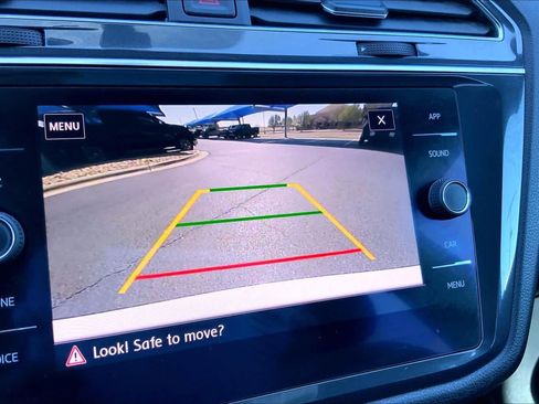 Used 2020 Volkswagen Tiguan SE R-Line image 27