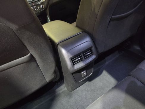 Used 2019 Chevrolet Equinox LT FWD image 21