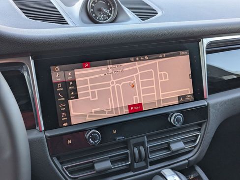 New 2026 Porsche Macan image 17