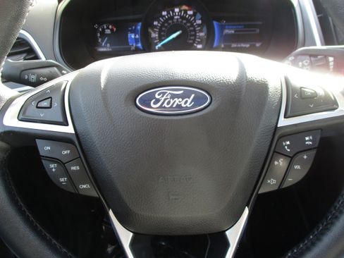 Used 2023 Ford Edge SEL w/ Convenience Package image 17