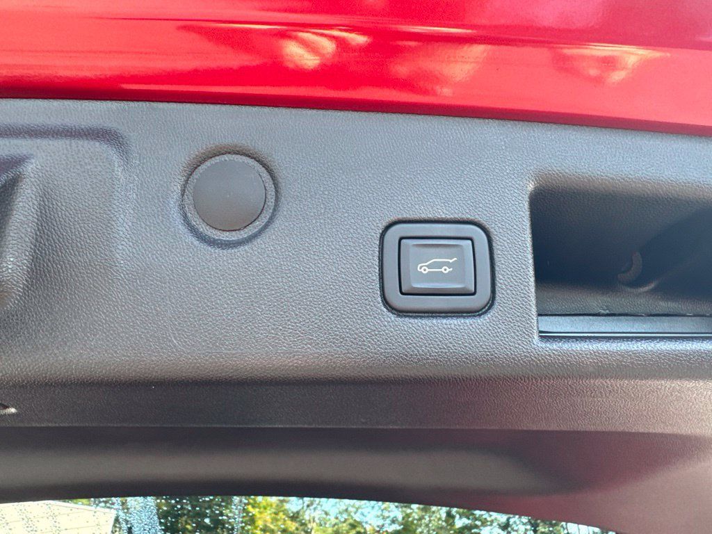 Used 2023 Chevrolet Equinox LT AWD/4WD image 8