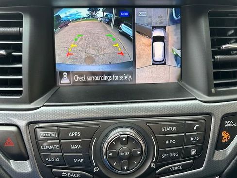 Used 2020 Nissan Pathfinder SL image 27