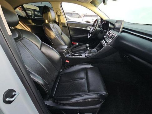 Used 2019 Genesis G70 2.0T Sport image 7