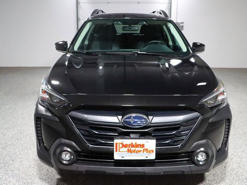 Used 2024 Subaru Outback Premium image 4