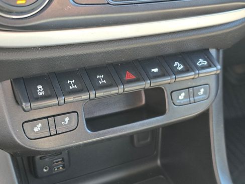 Used 2022 Chevrolet Colorado ZR2 AWD/4WD image 11