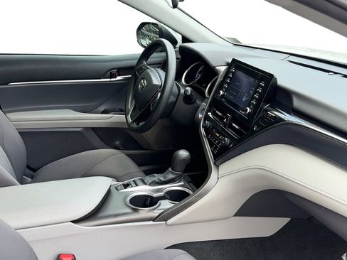 Used 2022 Toyota Camry LE FWD image 8
