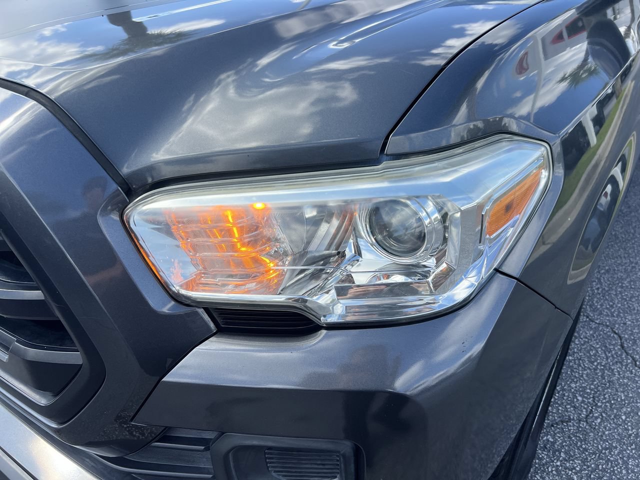Used 2018 Toyota Tacoma SR w/ SR Convenience Package AWD/4WD image 6