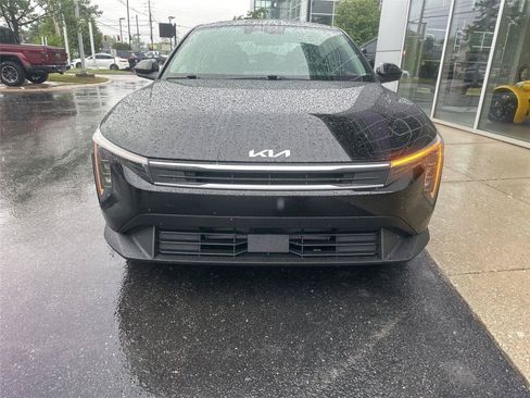 Used 2025 Kia K4 FWD image 7