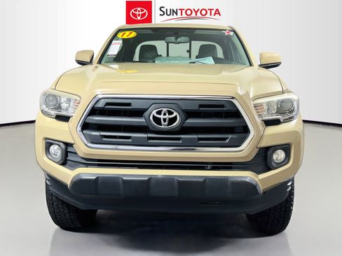 Used 2017 Toyota Tacoma SR5 w/ Tow Package AWD/4WD image 10