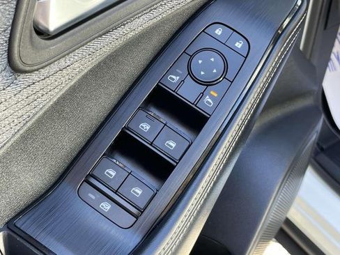 Certified 2023 Nissan Rogue SV image 18