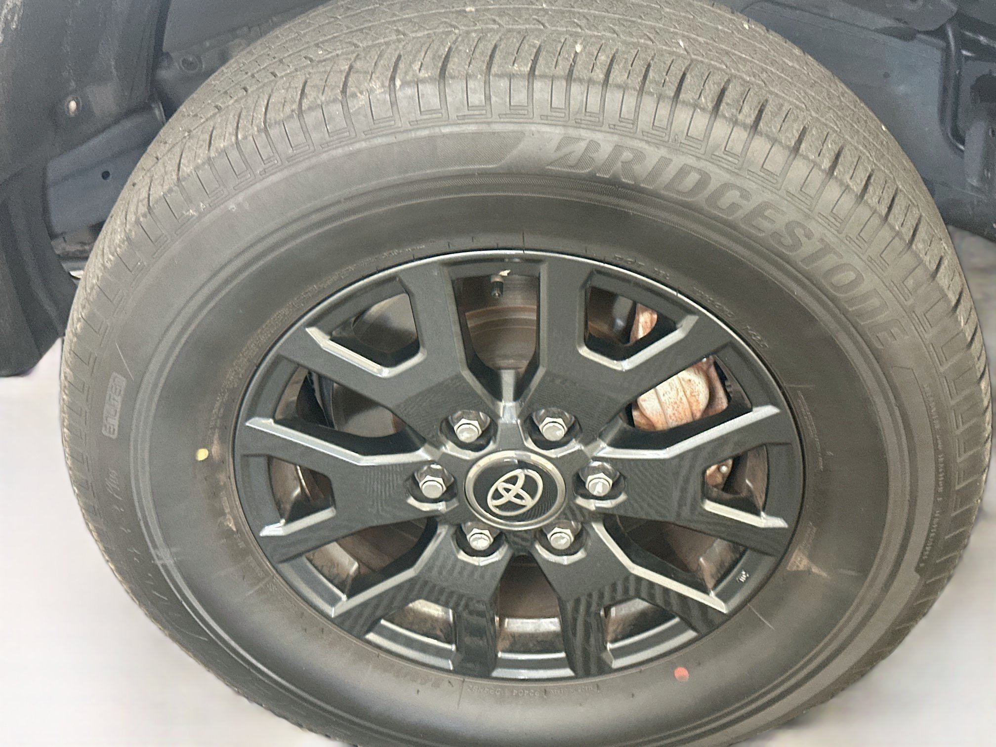 Used 2025 Toyota 4Runner SR5 AWD/4WD image 35