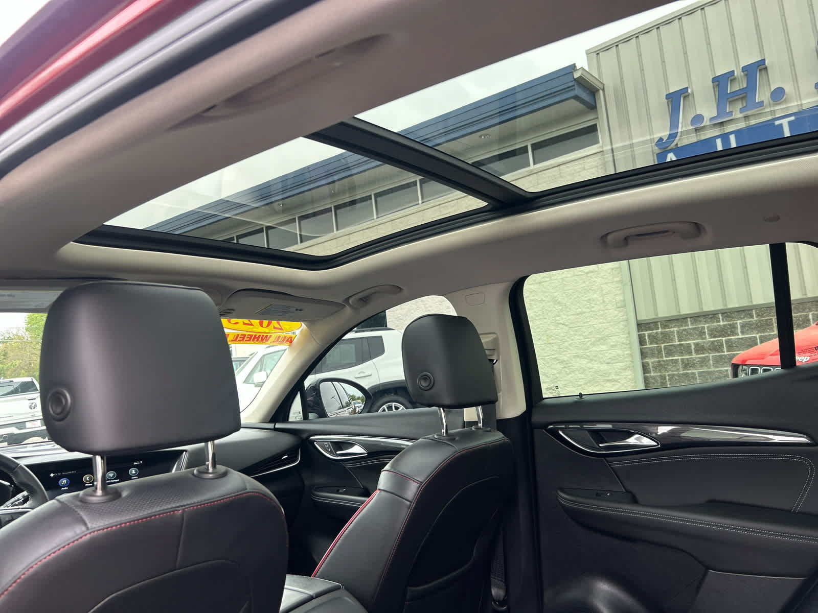 Used 2023 Buick Envision Essence w/ Sport Touring Package AWD/4WD image 2