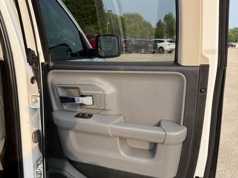 Used 2019 RAM 1500 Classic SLT image 25