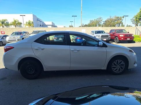 Used 2018 Toyota Corolla LE image 4
