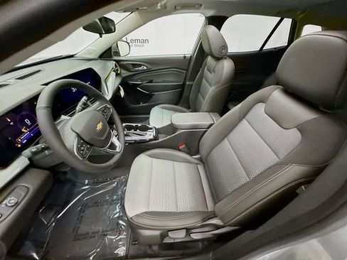 New 2026 Chevrolet Trax LT w/ Sunroof Package image 21