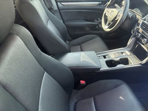 Used 2018 Honda Accord Hybrid image 7