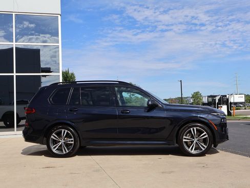 Used 2023 BMW X7 xDrive40i w/ M Sport Package AWD/4WD image 70