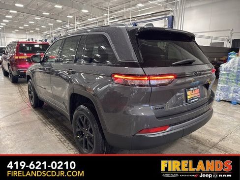 New 2026 Jeep Grand Cherokee Laredo image 3