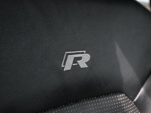 Used 2019 Volkswagen Golf R 4-Door image 60