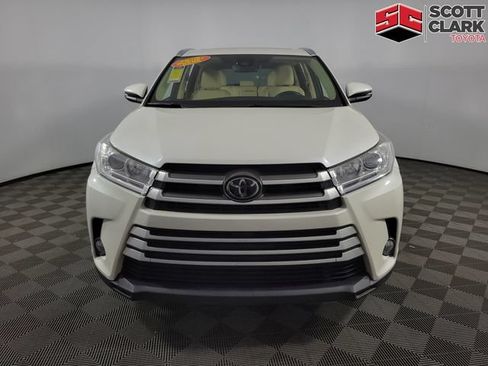 Used 2017 Toyota Highlander XLE AWD/4WD image 2