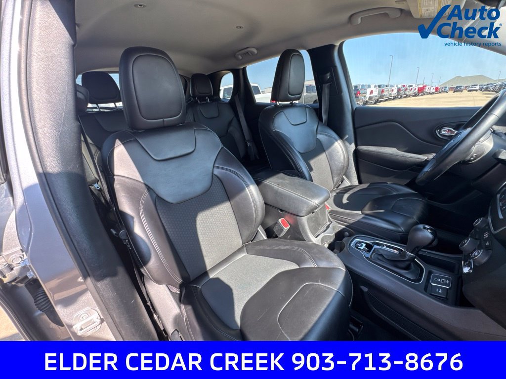 Used 2021 Jeep Cherokee Latitude Plus FWD image 33