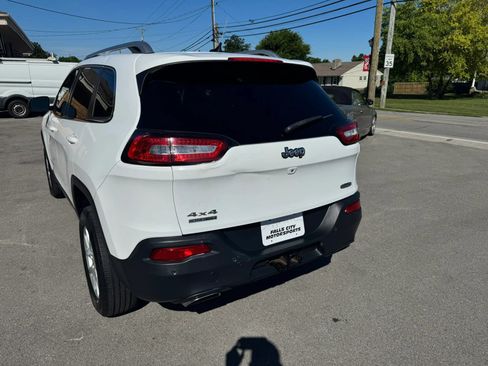 Used 2015 Jeep Cherokee Latitude w/ Trailer Tow Group AWD/4WD image 11