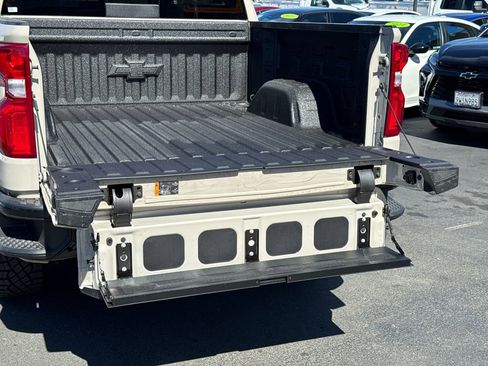 New 2026 Chevrolet Silverado 1500 ZR2 image 7