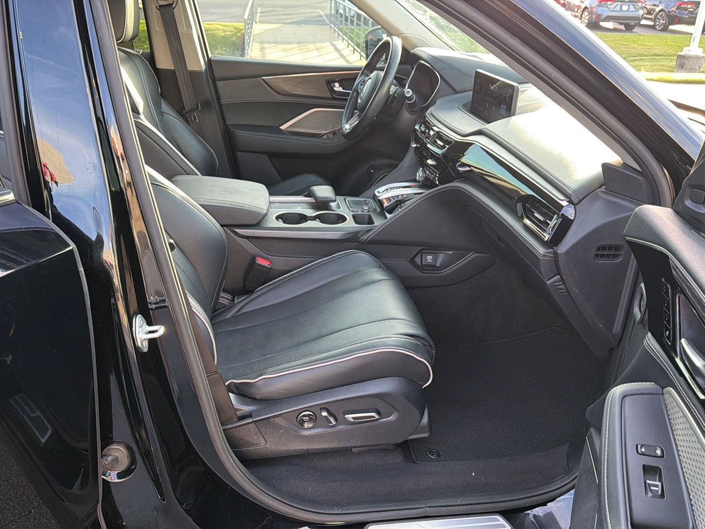Used 2023 Acura MDX w/ Advance Package AWD/4WD image 15