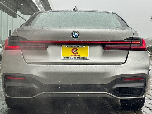 Used 2020 BMW 740i w/ M Sport Package image 4