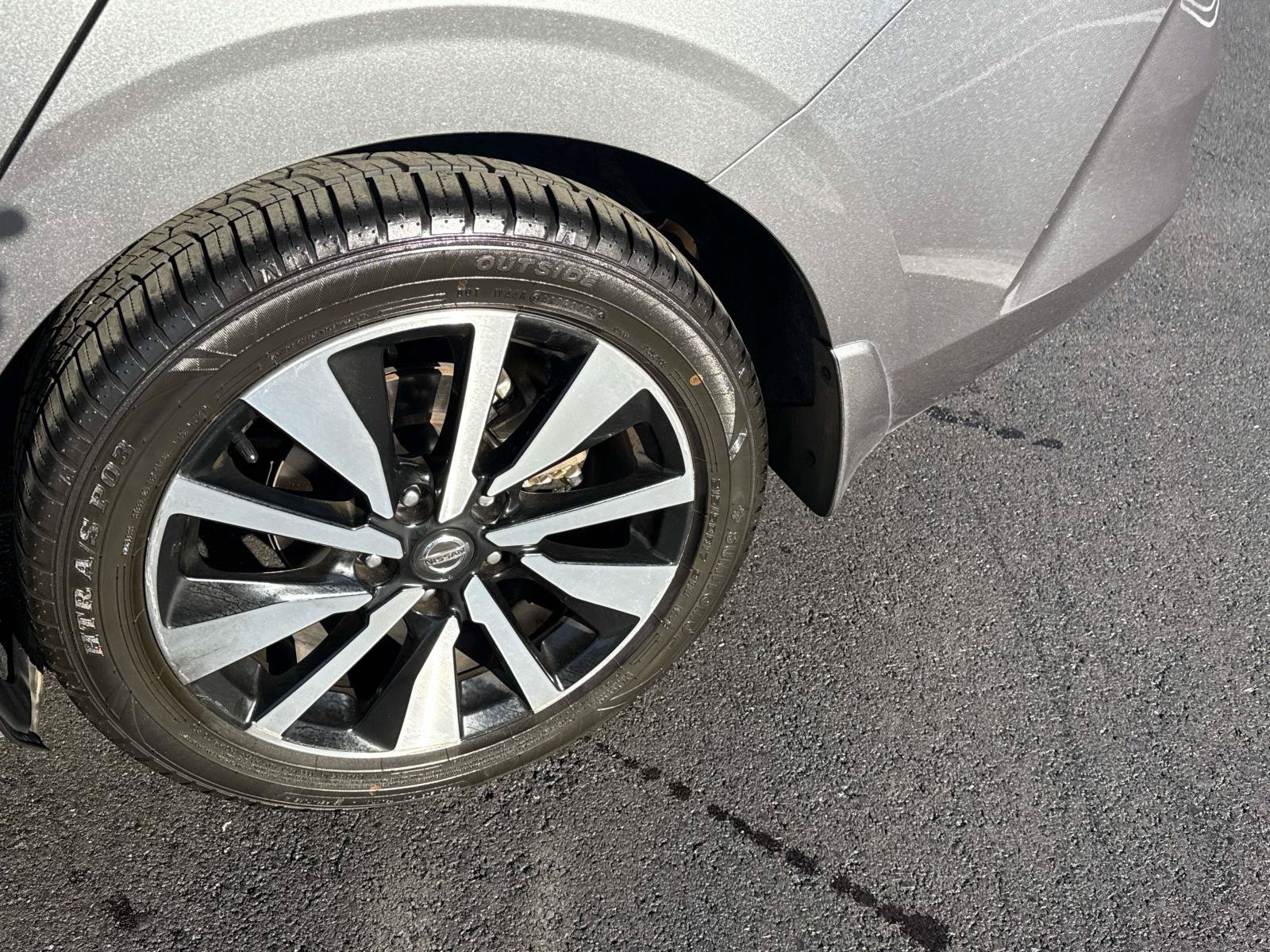 Used 2023 Nissan Sentra SV w/ SV Premium Package FWD image 8