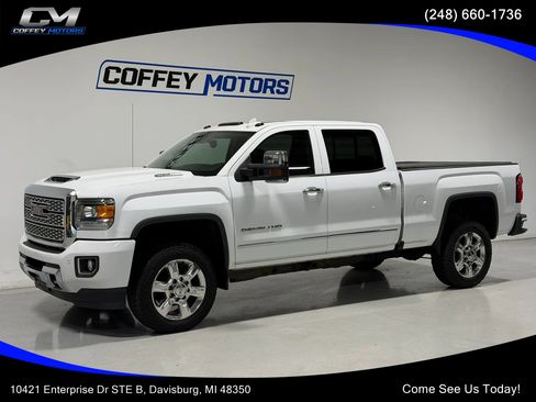 Used 2019 GMC Sierra 2500 Denali w/ Duramax Plus Package AWD/4WD image 1
