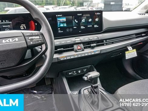 Used 2025 Kia K4 FWD image 32
