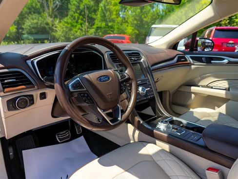 Used 2017 Ford Fusion Platinum AWD/4WD image 19