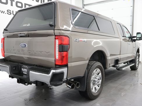 Used 2023 Ford F350 Lariat w/ Chrome Package image 4